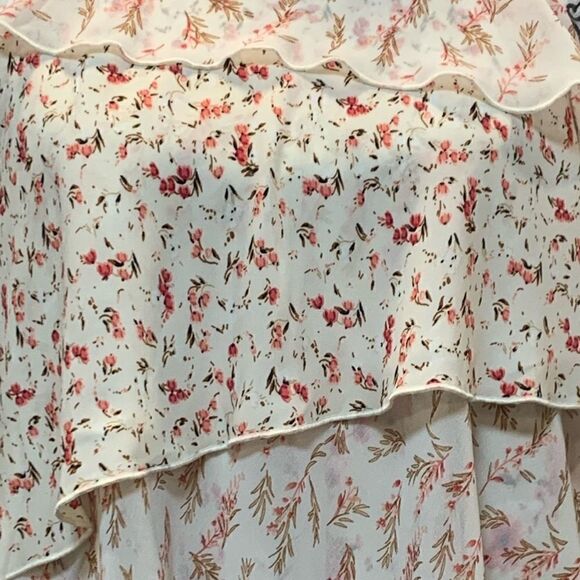 NWT WHBM Tiered Floral Top size XLP
STYLE: 570199560 - Picture 13 of 13